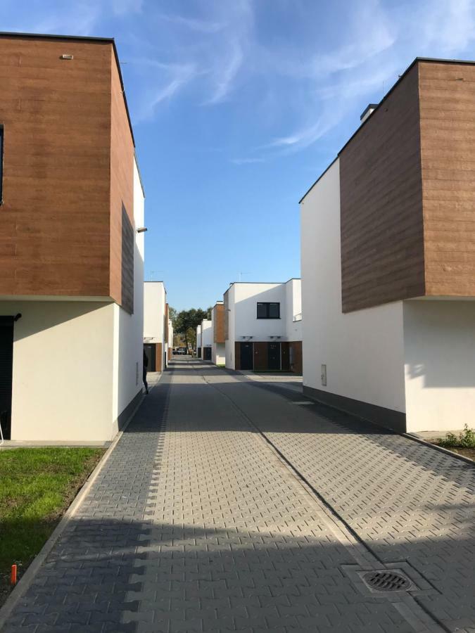 Lawendowy Zakatek - Klimatyzacja - Ogrodek - Prywatny Parking Apartamento Rzeszów Exterior foto